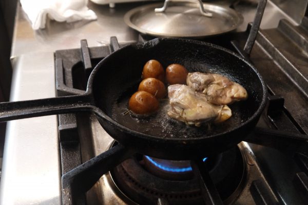 7月のお料理教室　「鶏もも肉の燻製コンフィ」サムネイル